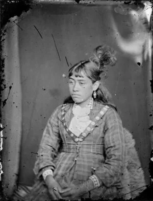 Unidentified young maori girl