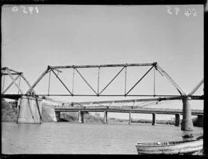 Demolition of old Hutt bridge