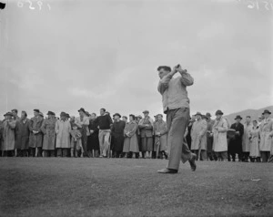 Golfer and crowd