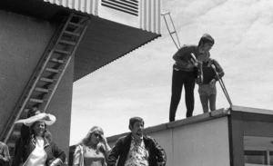 Ship leaving queens' wharf, Crowd