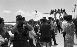 Ship leaving queens' wharf, Crowd