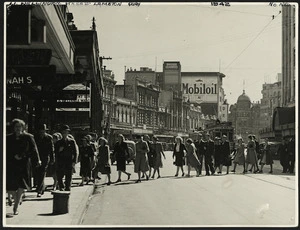 Trial evacuation of Wellington streets, Lambton Quay, Wellington, during World War II