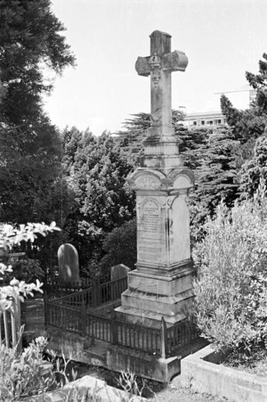 The grave of the Richardson and Waters family, plot 7.N, Sydney Street Cemetery.