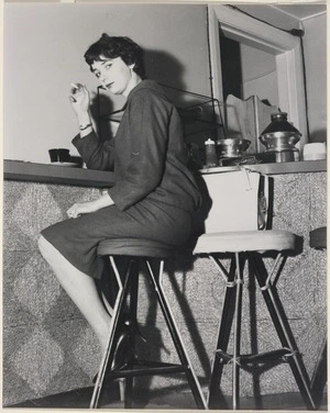 Lynn Rogers, copywriter in Herbert Street coffee bar, August 1959