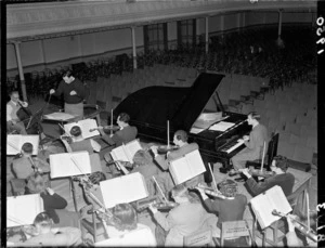 Michael Bowles conducts the National Orchestra