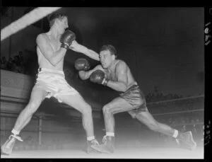 Bill Beazley and Agustin Argote in a boxing match, Wellington Town Hall
