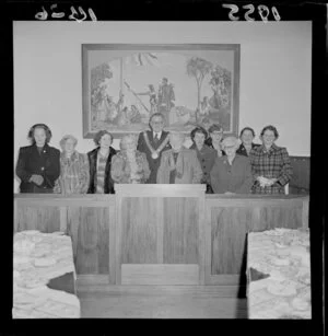 Mayor of Lower Hutt with the wives of councillors to whom brooches had been presented