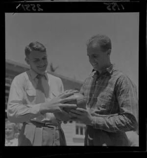 Neven MacEwan and Ken McGregor at Wadestown School, Wellington