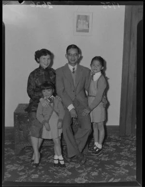 Former Chinese Consul for New Zealand, Mr and Mrs Wu, and their daughters