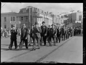Gallipoli veterans marching to the Wellington Cenotaph on Anzac day
