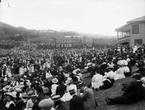 Crowd at the Basin Reserve, Wellington