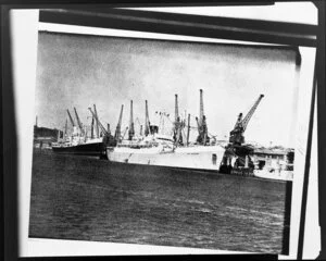 Gladstone Star docked at wharf