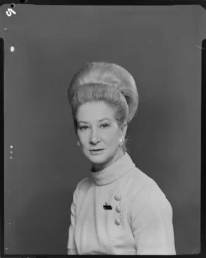 Elizabeth Arden, Mrs Pickering Publicity Portrait
