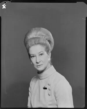 Elizabeth Arden, Mrs Pickering Publicity Portrait