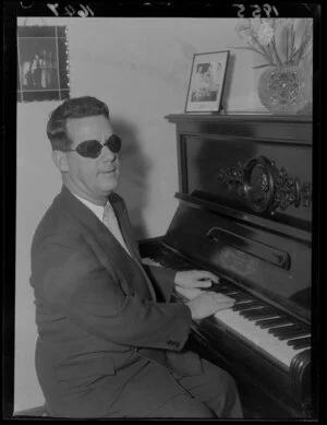 Stuart Gordon, a blind pianist