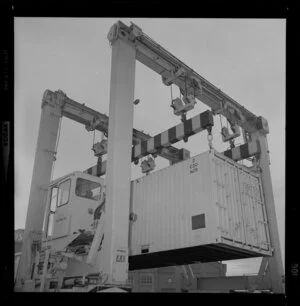 Drott loader for container crane, Wellingtom Harbour Board