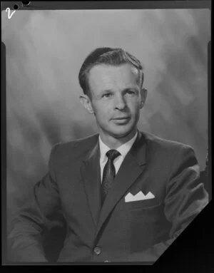 Dennis Ryan Ltd., portrait