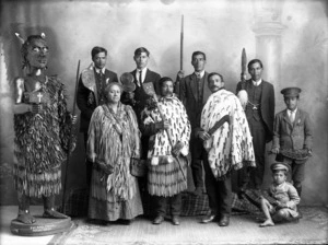 Maori group, including members of the Hippolite family