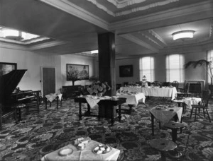 View of the cocktail lounge, Royal Oak Hotel, Wellington