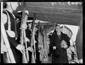 Sailors from Dutch frigate on a visit to Wellington forming a guard of honour