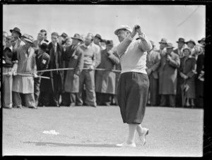 Bobby Locke playing an exhibition golf match at Miramar, Wellington