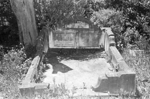 Grave of Thomas Clatworthy and the Durrant family, plots 22.E and 23.E, Sydney Street Cemetery.