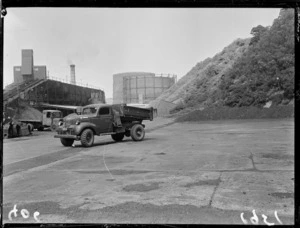 Unloading coal at the Wellington Gas Company