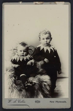Portrait of two unidentified children - Photograph taken by William Andrews Collis