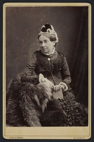 Freeman & Co Ltd (Sydney) fl 1885-1886 :Portrait of unidentified woman