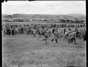 Bobby Locke playing an exhibition golf match at Miramar, Wellington