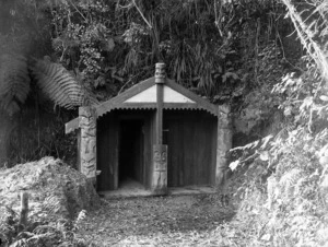 Building with Maori carvings at its entrance