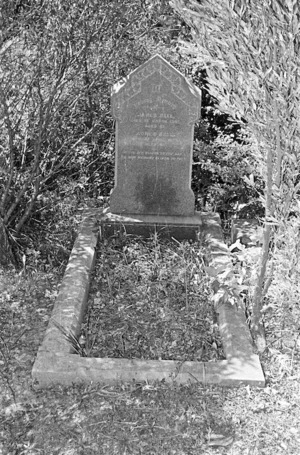 Bell family grave, plot 18.D, Sydney Street Cemetery.