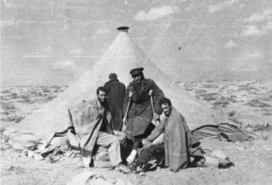 Kippenberger, Howard Karl (Sir) 1897-1957 : Wounded at an advanced dressing station in Sidi Rezegh, Libya
