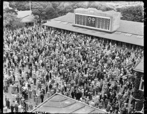 Crowd at the Trentham races