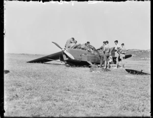Crashed plane, Rongotai Aerodrome