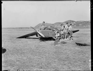 Crashed plane, Rongotai Aerodrome