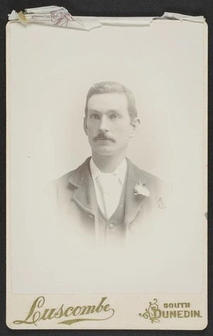 Luscombe, Harry (Dunedin) fl 1900 :Portrait of unidentified young man