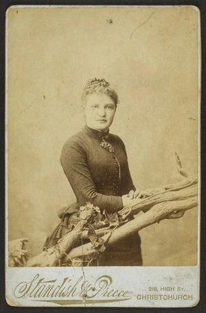 Standish & Preece (Christchurch) fl 1885-1900 :Portrait of unidentified woman