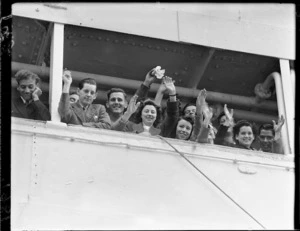 Immigrants arriving in Wellington on the ship Atlantis