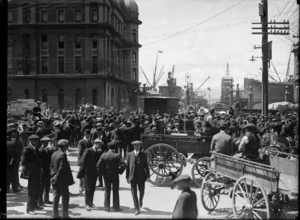 Crowd outside Queens Wharf, Wellington, during the 1913 Waterfront Strike