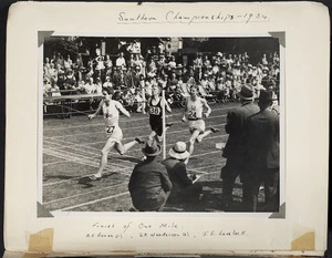 Photograph of Jack Lovelock being beaten in the Southern Championship mile race