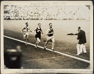 Photograph of Jack Lovelock, Bill Bonthron and Glenn Cunningham racing in the Princeton mile