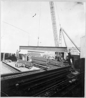 [Hansford & Mills Construction Company steel yard, Cable street, Wellington]