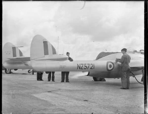 Ground crew of the Vampire jets at Ohakea