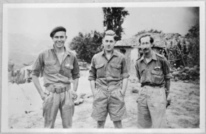 John Mulgan and other World War II soldiers from New Zealand, Greece