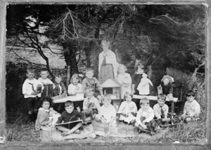 Coombe, Hilda per Karori Historical Society: Photograph of junior primary school children at Karori school, Wellington