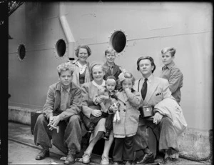 Artist Martin Roestenburg, and his family, in Wellington after arriving on a Dutch immigrant ship