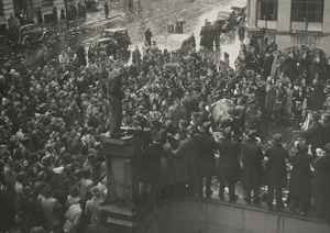 VJ Day crowd listening to a Royal New Zealand Air Force Band, Wellington