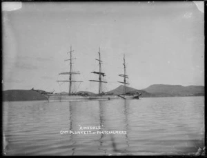Sailing ship Ainsdale in Port Chalmers Harbour, under Captain Plunkett.