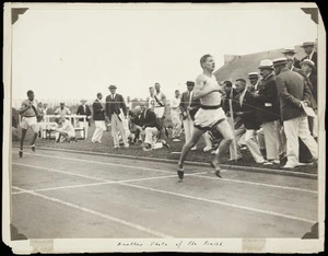 Photograph of Jack Lovelock beating Bill Bonthron over a mile in world record time